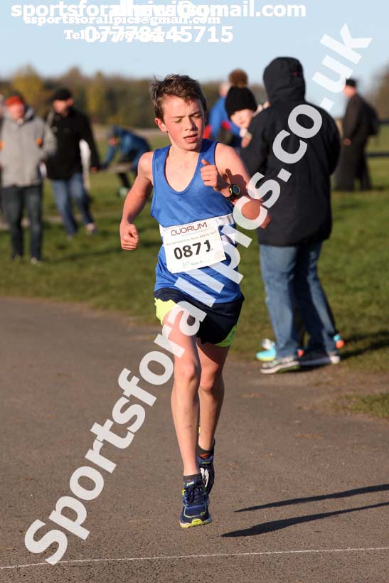 Boys and girls under-15s Heaton Harriers Memorial Road Races, Newcastle. Photo:  David T. Hewitson/Sports for All Pics